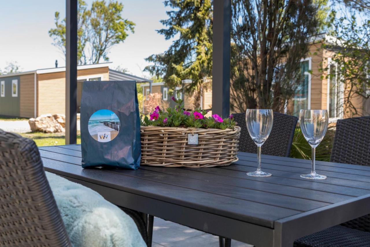 Welcome In - Vakantiepark Fort Den Haak Vrouwenpolder Exterior photo